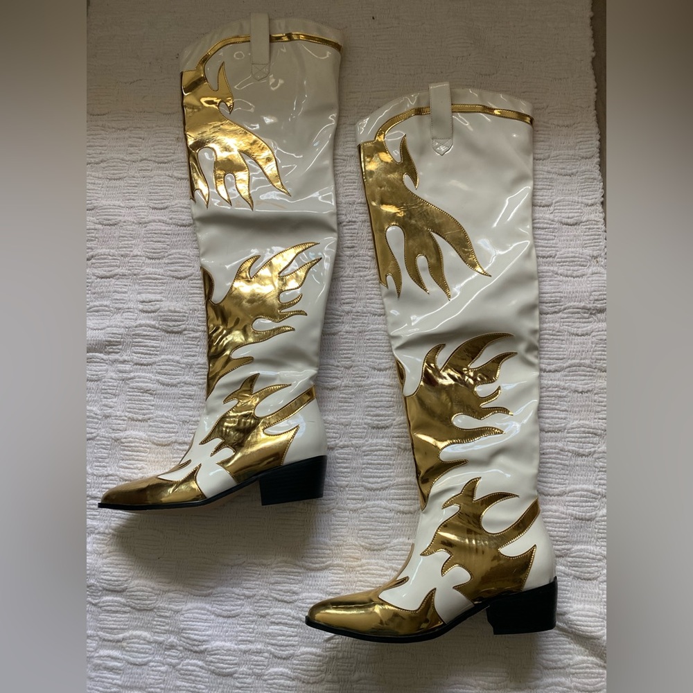 Pretty Little thing boots